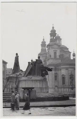 (F6771) Orig. Foto Prag, Praha, Jan Hus Denkmal u. St. Nikolaus Kirche 1936