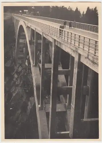 (F6573) Orig. Foto Personen auf der Echelsbacher Brücke, 1934
