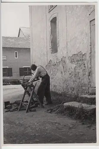 (F6535) Orig. Foto Eichstätt, Herr am Sägebock vor Wohnhaus (Nähe Wagnerei) 1934