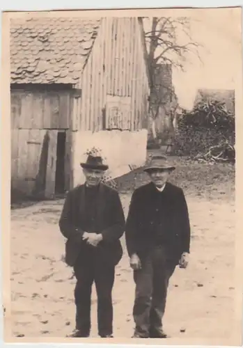 (F6412) Orig. Foto Landwirtschaft, Bauern auf dem Hof, Frühjahr 1930