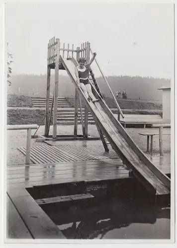 (F6251) Orig. Foto Schwimmbad Finsterbergen, Frau auf Holz-Rutsche 1929
