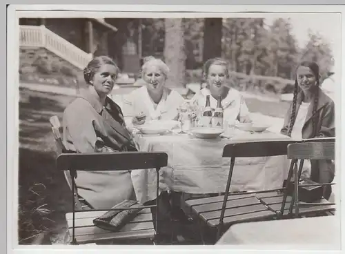 (F6217) Orig. Foto Finsterbergen, Spießberg, Frauen u. Mädchen beim Essen 1929