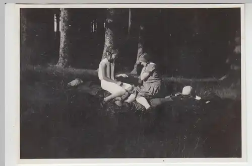 (F6214) Orig. Foto Finsterbergen, Mädchen auf Decke im Wald, Weg zum Spießberg,