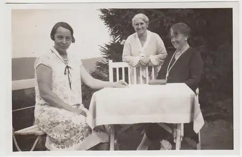 (F6209) Orig. Foto Damen am Tisch auf Terrasse, Finsterbergen, 1929