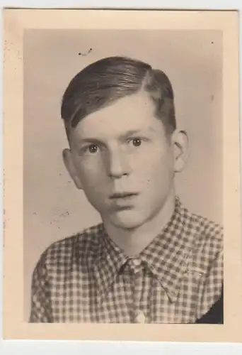 (F6018) Orig. Foto Porträt / Passfoto eines Jungen Karl-Hans Deeg, Sommer 1945