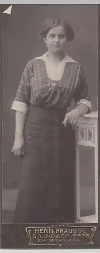 (F580) Orig. Kabinettfoto junge Frau, Fotogr. Herm. Krausse, Steinbach/Erzg.