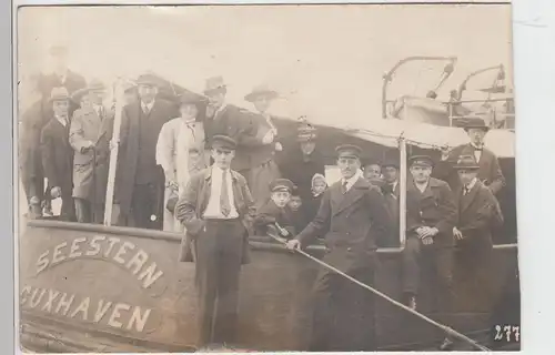 (F5785) Orig. Foto Personen auf Boot "Seestern Cuxhaven", vor 1945