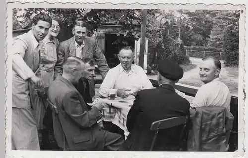 (F5716) Orig. Foto Holm-Seppensen, Herren beim Kartenspiel im Freien, 1952