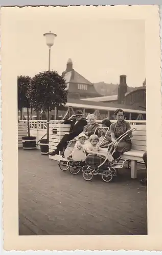(F5687) Orig. Foto Hamburg Landungsbrücken, Kinder im Kinderwagen 1939