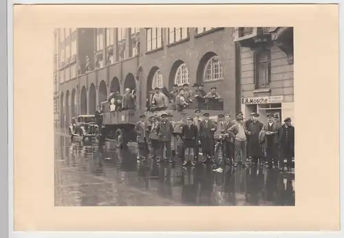 (F5640) Orig. Foto Hamburg Holstenwall, Arbeiter beim Entrümpeln 1934