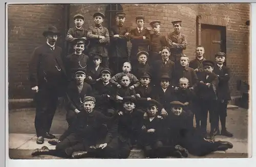 (F5624) Orig. Foto junge Burschen, Schüler, Gruppenbild vor 1945