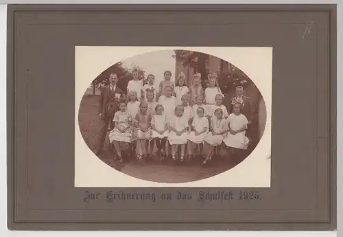 (F562) Original Foto Mädchen, Schulklasse mit Lehrer, Schulfest 1925