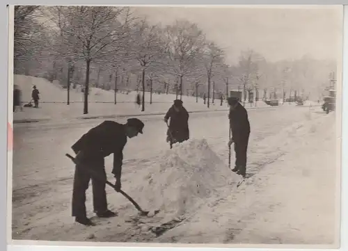 (F5569) Orig. Foto Hamburg, Schneeschippen auf dem Holstenwall, Febr. 1930