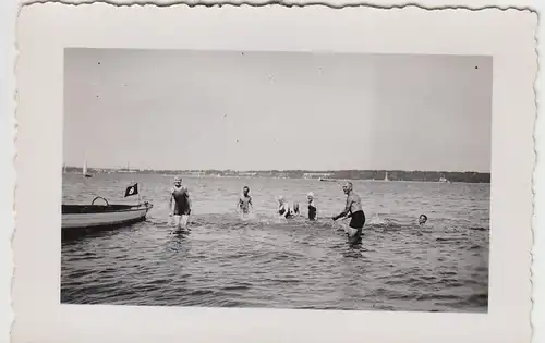 (F5565) Orig. Foto badende Personen in einem großen See, 1933-45