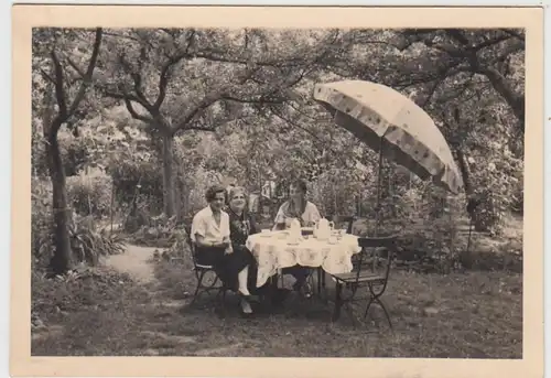 (F5409) Orig. Foto Personen beim Kaffeklatsch im Freien, 1938