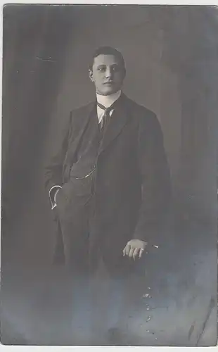 (F5390) Orig. Foto Porträt junger Mann, vor 1945