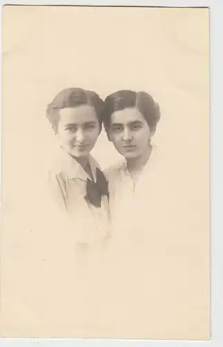 (F5385) Orig. Foto Porträt 2 junge Damen, vor 1945