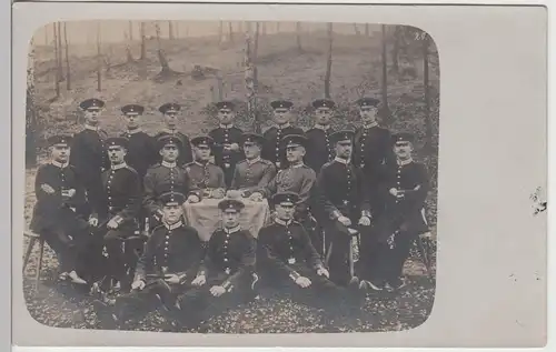 (F5219) Orig. Foto 1.WK Offiziere am Tisch im Wald 1914-18