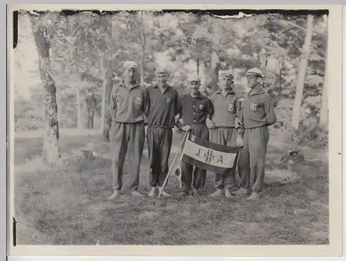 (F5207) Orig. Foto Berlin, Sportler d. BT, Sieger Grunewald-Staffel 1920er