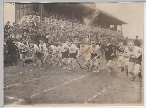 (F5180) Orig. Foto Berlin, Sportler 20 Minuten Paarlaufen am 1.7.1923