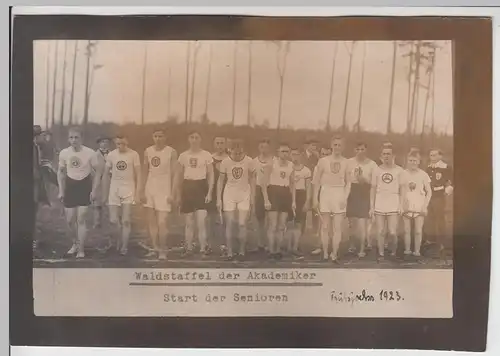 (F5175) Orig. Foto Sportler, Waldstaffel d. Akademiker, Senioren, 1923