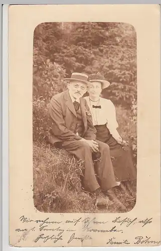 (F5125) Orig. Foto älteres Paar im Freien, Wanderung, 1910-20