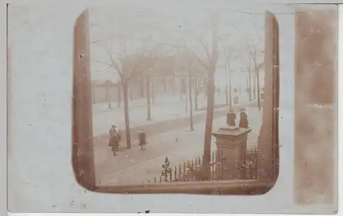 (F5116) Orig. Foto Blick vom Fenster auf eine Straße, 1910-20