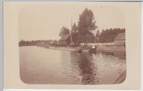 (F5110) Orig. Foto Transportkähne am Ufer, vor 1945