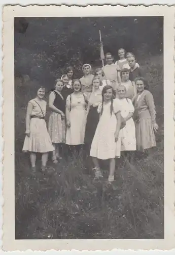 (F5053) Orig. Foto junge Frauen auf Wanderschaft, vor 1945