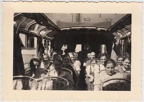 (F5017) Orig. Foto Ausfahrt m.d. Reisebus nach Frýdlant v ?echách, vor 1945