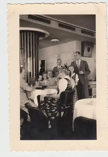 (F5014) Orig. Foto Frýdlant v ?echách, Personen in Gaststätte, vor 1945