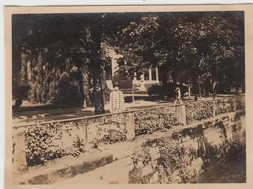 (F4850) Orig. Foto Baden-Baden, Dame im Freien, Juni 1926