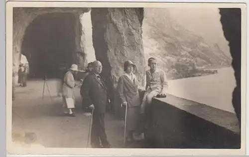 (F4809) Orig. Foto Besucher am Axentunnel, Juni 1925