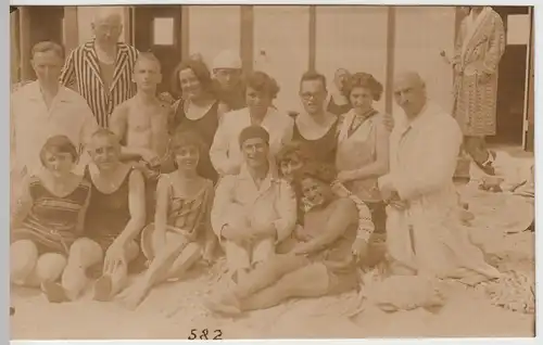 (F4784) Orig. Foto Norderney, Personen am Strand 1920er