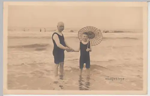 (F4707) Orig. Foto Herr u. Junge m. Sonnenschirm i. Wangerooge 1922