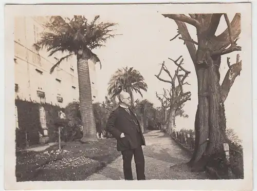 (F4679) Orig. Foto Isola Madre, Herr am Palazzo, März 1926