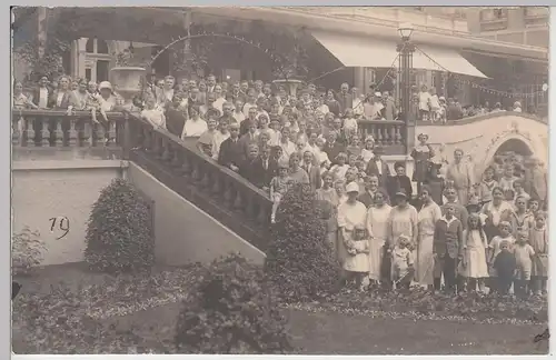 (F4651) Orig. Foto Bad Pyrmont, Personengruppe v.d. Kurhaus, Pfingsten 1924