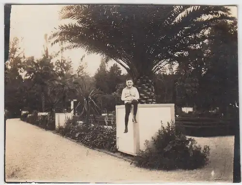 (F4646) Orig. Foto Bad Pyrmont, Junge im Kurpark, Pfingsten 1924