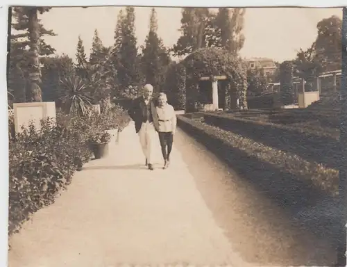 (F4645) Orig. Foto Bad Pyrmont, Mann u. Junge im Kurpark, Pfingsten 1924