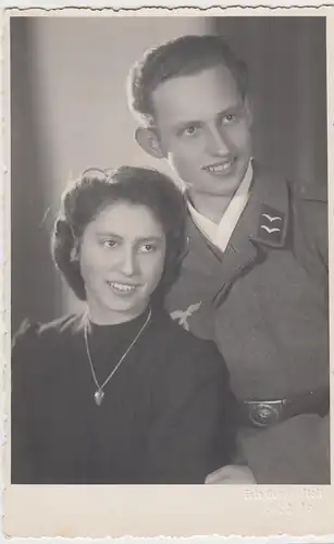 (F4619) Orig. Foto Paar Irmi u. Helmut (Luftwaffe), Porträt 1. Okt. 1944