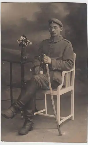 (F4571) Orig. Foto Porträt Soldat mit Säbel, Fotostudio St. Mihiel 1915