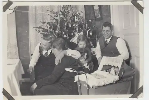 (F4490) Orig. Foto Weihnachten zu Hause, Puppenwagen, 1930er