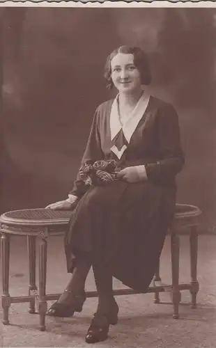 (F4220) Orig. Foto Porträt junge Frau, Fotostudio Cernay, 1920/30er