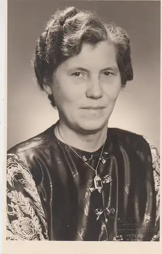 (F4155) Orig. Foto Porträt einer Dame, Sonthofen 1946