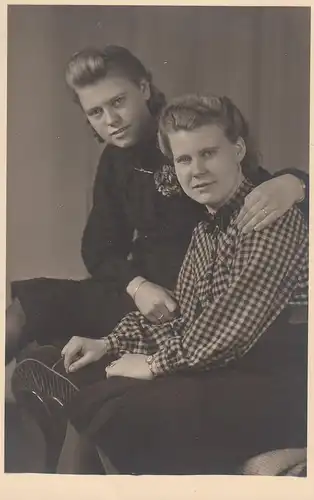 (F4153) Orig. Foto junge Damen im Strandkorb, vor 1945