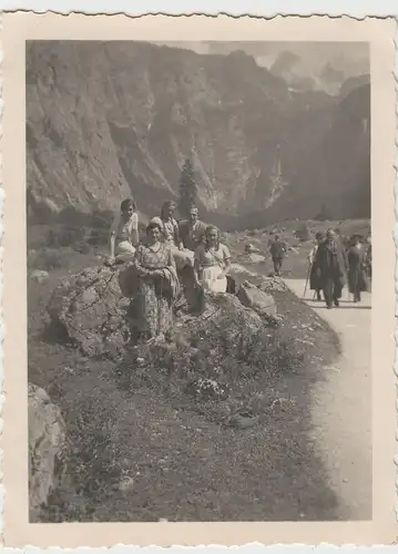 (F3935) Orig. Foto Personen wandern am Obersee (Königsee), 1935