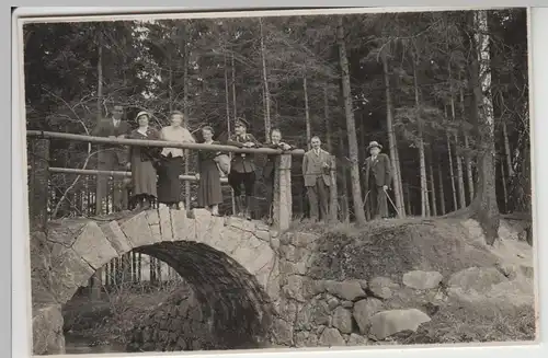 (F3825) Orig. Foto Wanderung Neuspittwitz (Sa.), Pers. a. Steinbrücke 1935