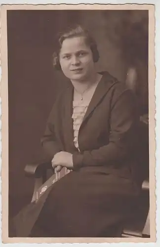 (F3679) Orig. Foto Kabinettfoto, junge Frau, Fotograf Glauchau, 1920er