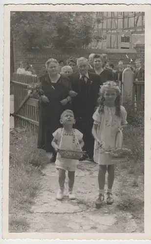 (F3636) Orig. Foto Hochzeitsjubiläum, Umzug m. Blumenkinder