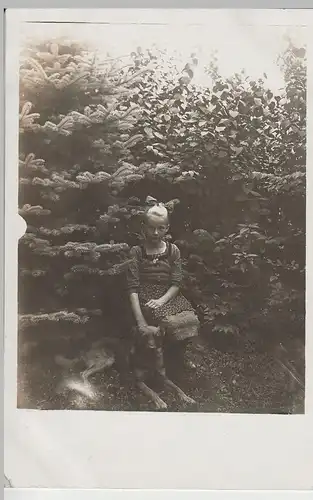 (F3626) Orig. Foto Mädchen mit Hund, Porträt am Baum, 1920er